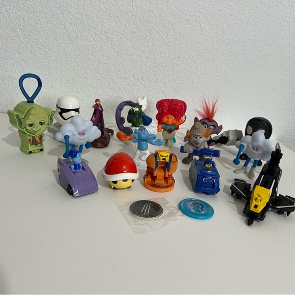18 Assorted Variety Figurines Toys Some Vintage Rare Bundle of 18